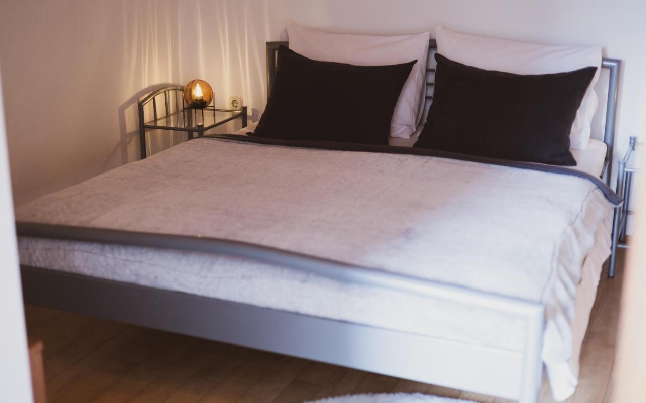 Scardona Rustica, Bed & Breakfast With Jacuzzi, Bbq And Free Parking In Skradin, Krka Leilighet Eksteriør bilde